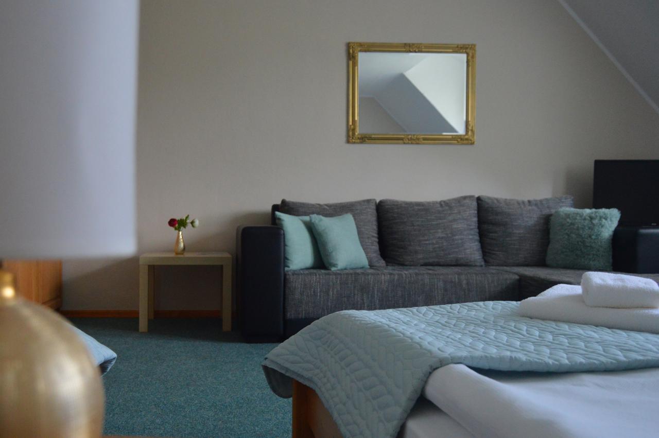 Motel Gombas 외부 사진